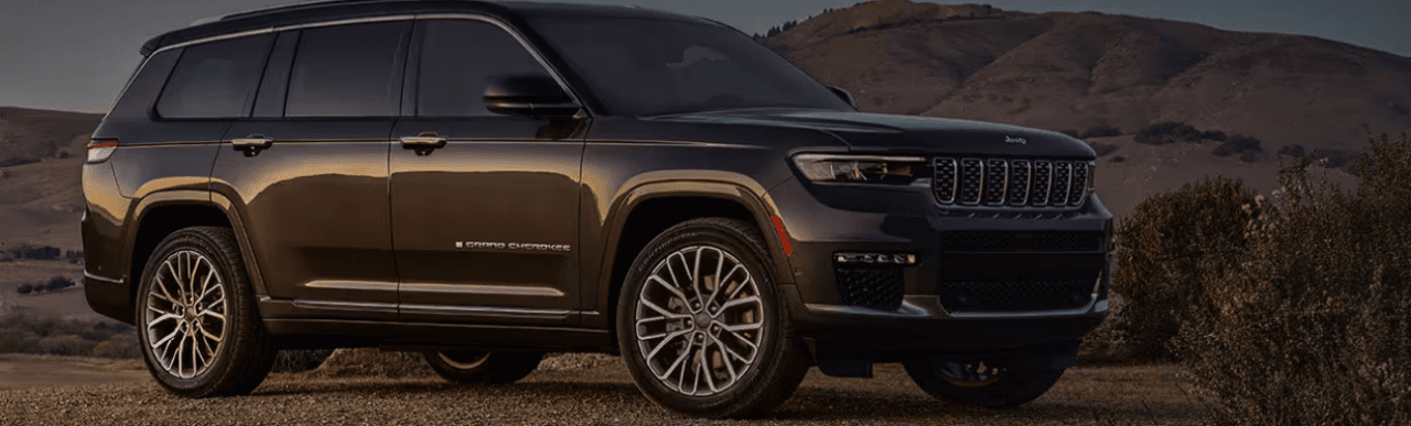 Explore the Jeep Grand Cherokee Near Kansas City