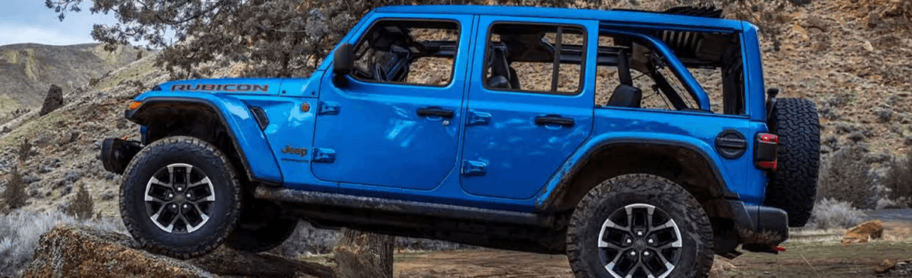 Jeep Wrangler 4xe vs. Gas Wrangler: Which Is Better for Daily Commuting?