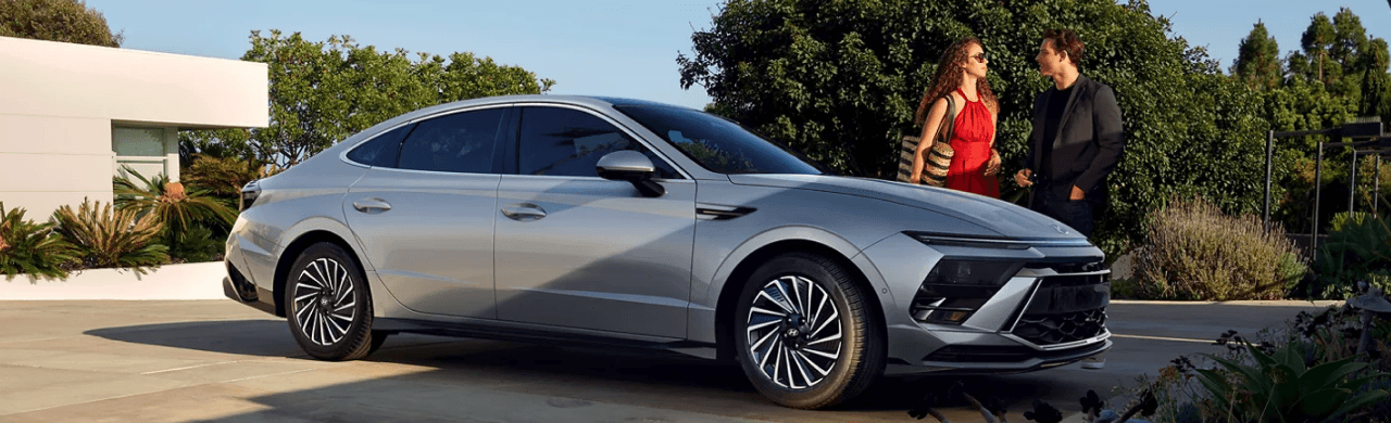 2026 Hyundai Sonata Near Kansas City | Dual Screens, SmartSense & Connected Driving Tech